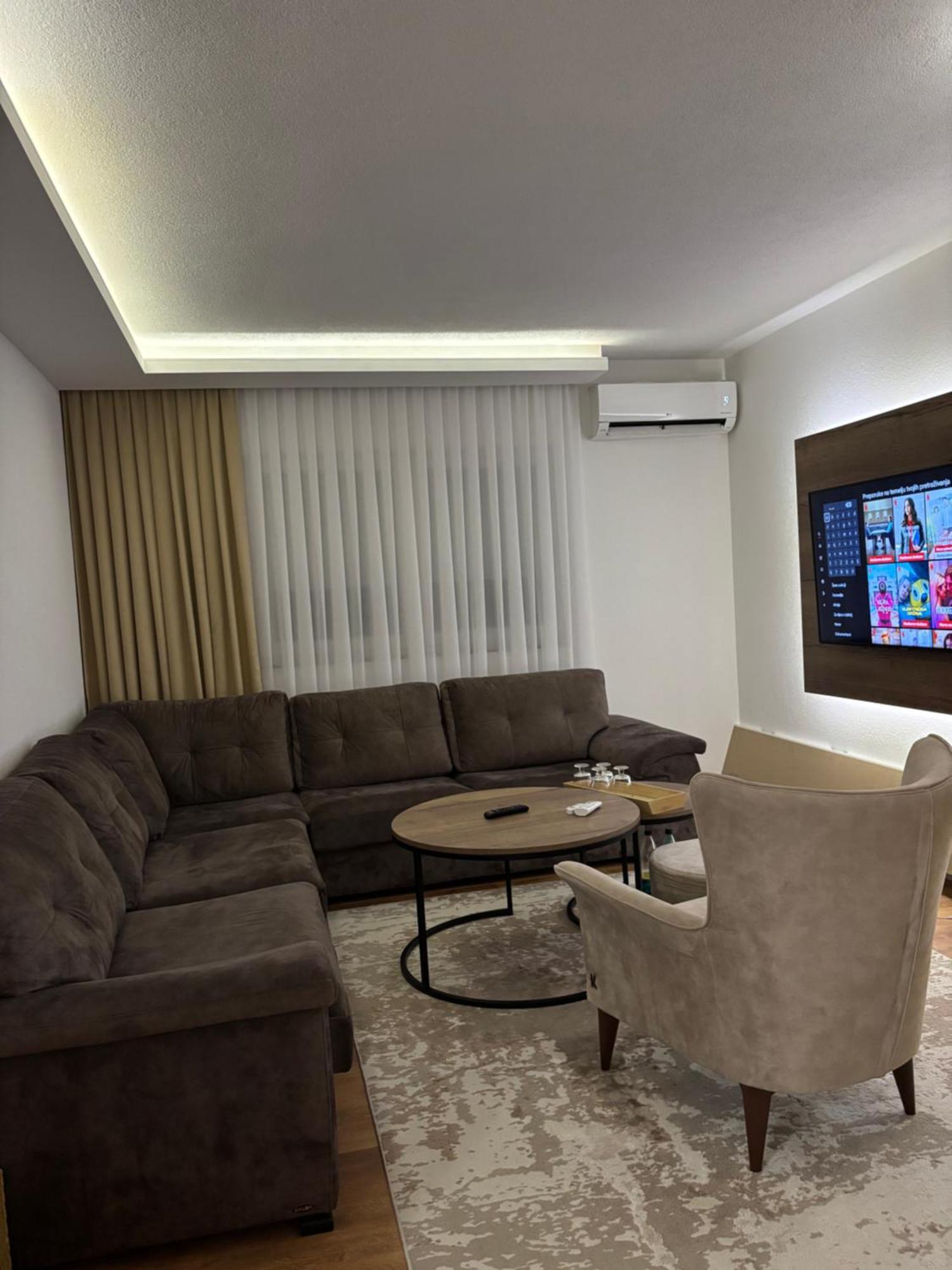 Family Apartment *