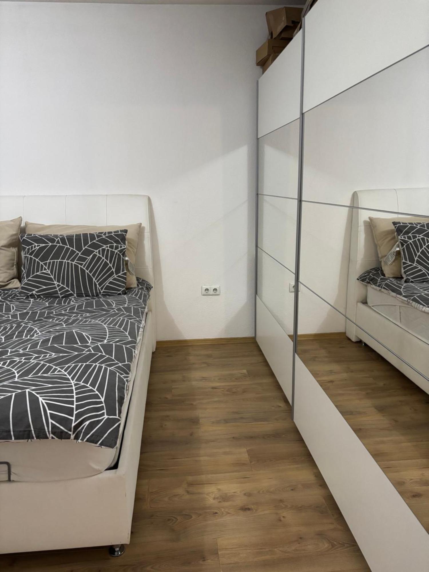 Family Apartment *